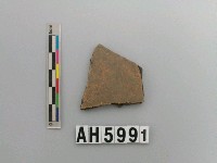 藏品(灰褐色細砂陶)的圖片